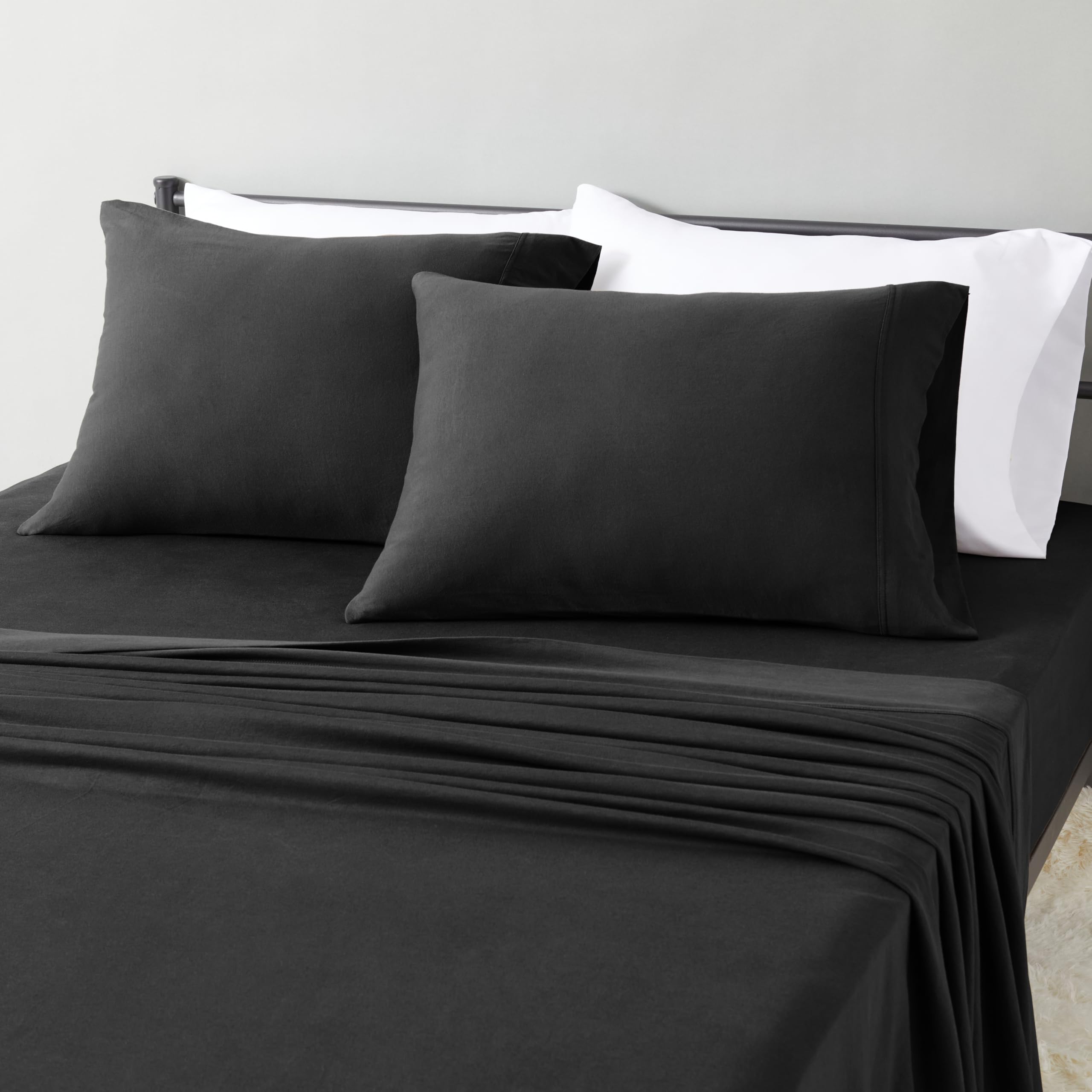 Bedding & Pillows
